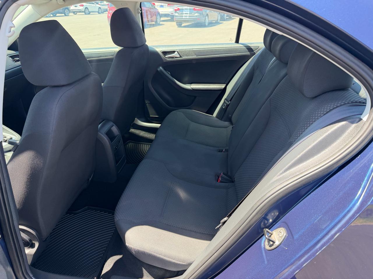 Volkswagen Jetta S 2014