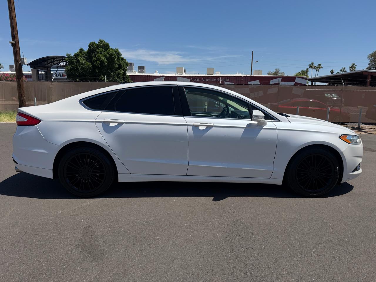 Ford Fusion SE 2016