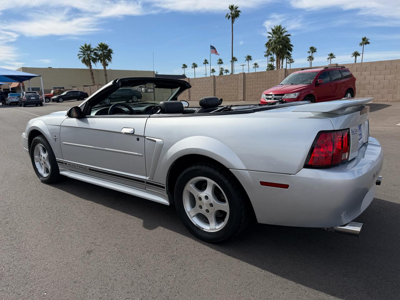 Ford Mustang Deluxe Convertible 2001