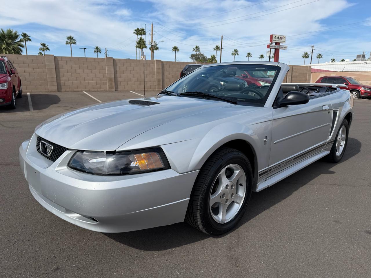 Ford Mustang Deluxe Convertible 2001