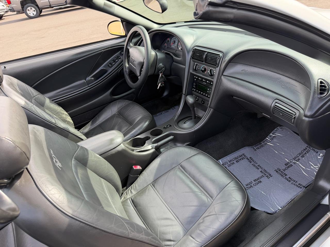 Ford Mustang Deluxe Convertible 2001