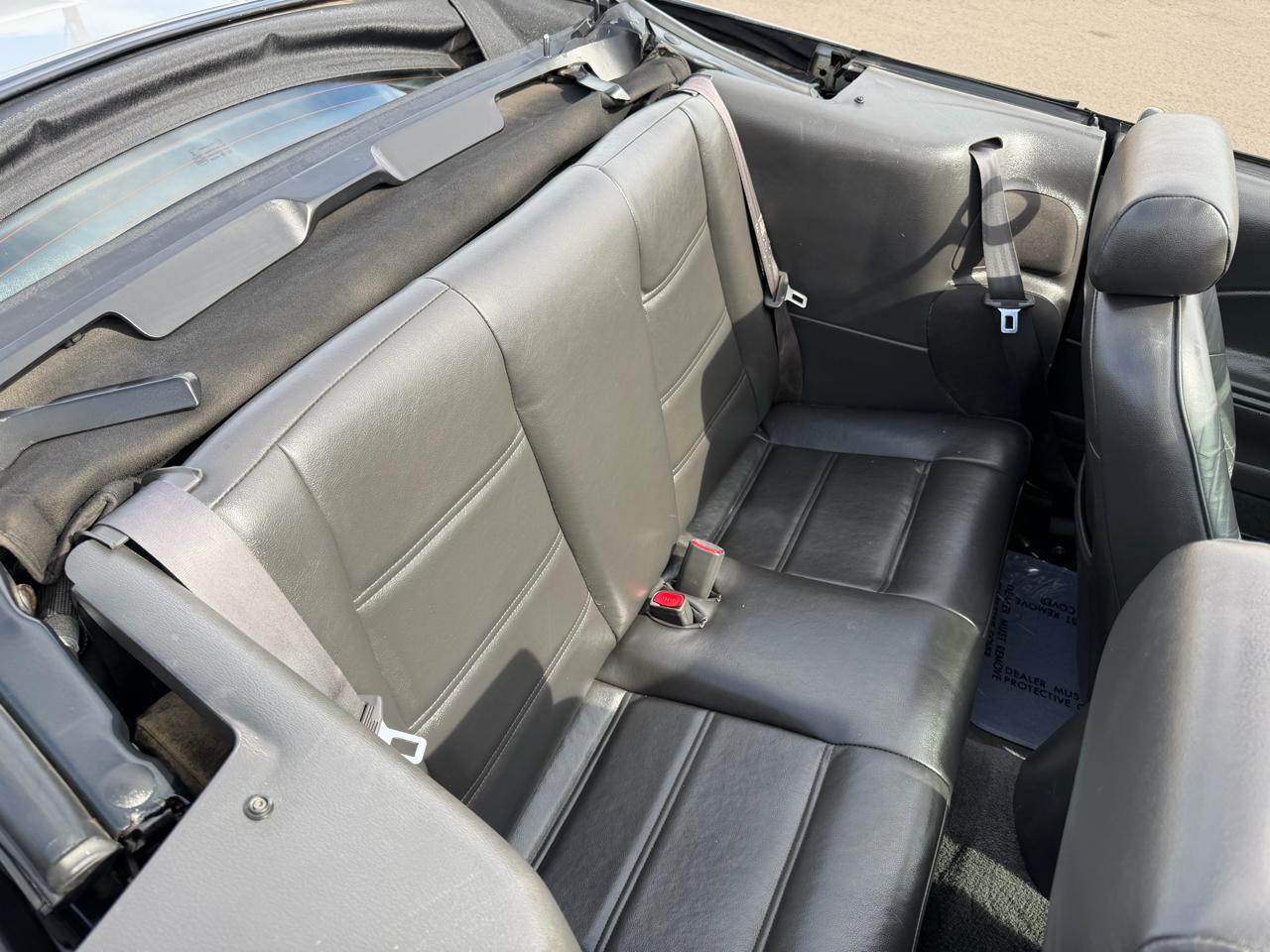 Ford Mustang Deluxe Convertible 2001