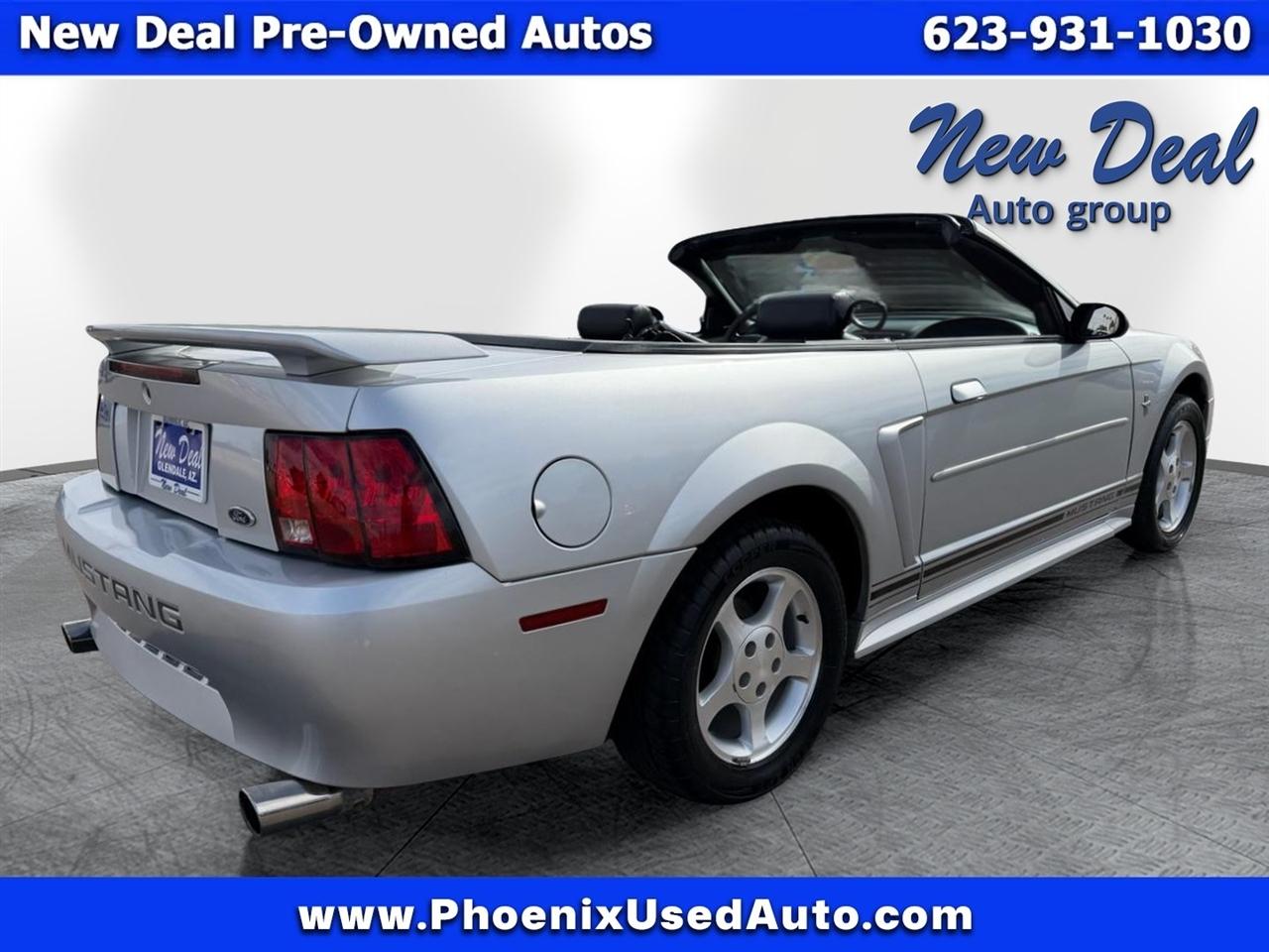 Ford Mustang Deluxe Convertible 2001