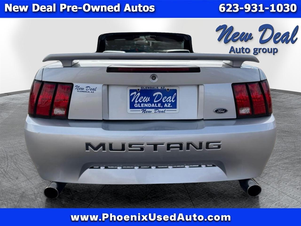 Ford Mustang Deluxe Convertible 2001