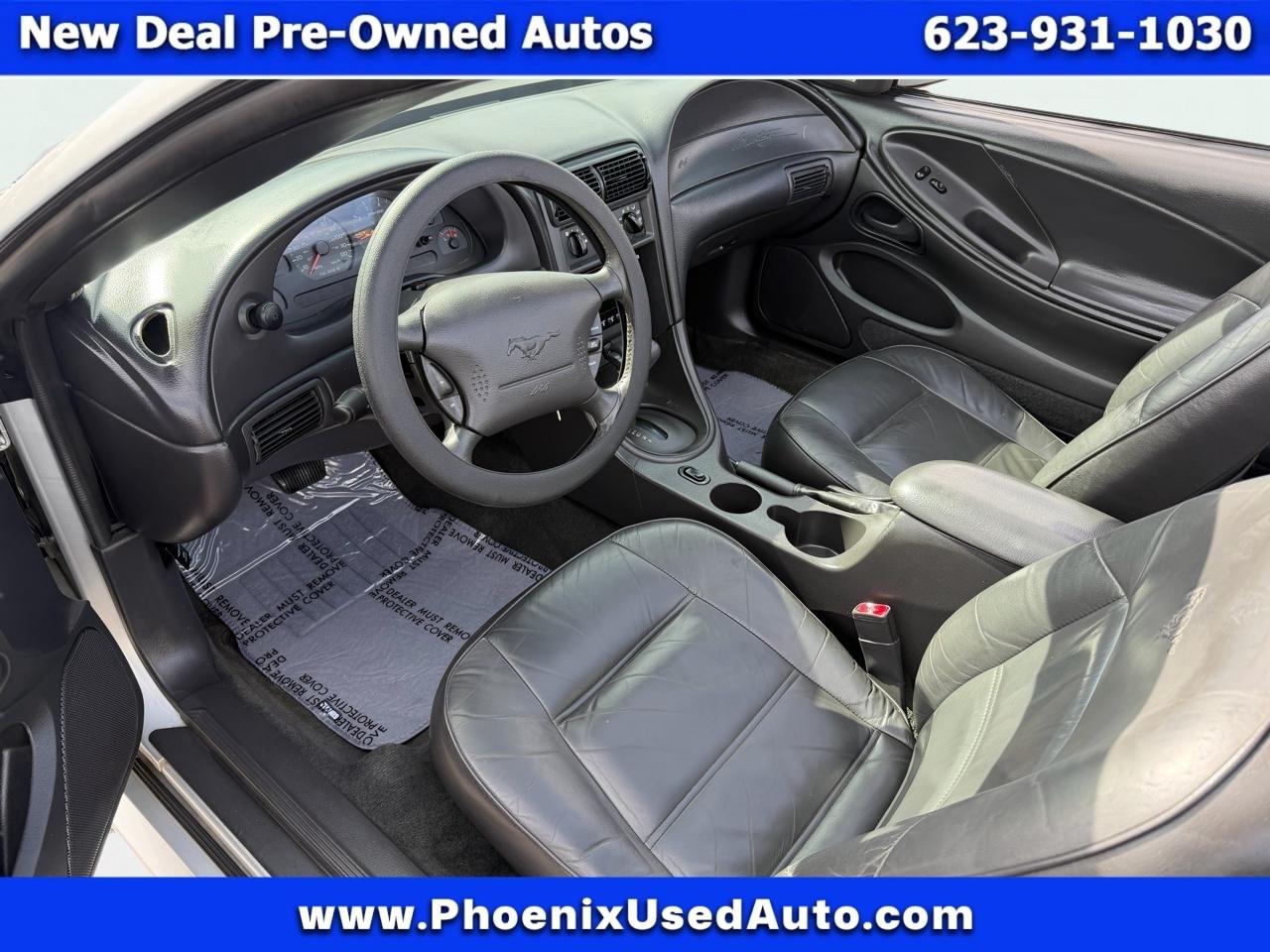 Ford Mustang Deluxe Convertible 2001