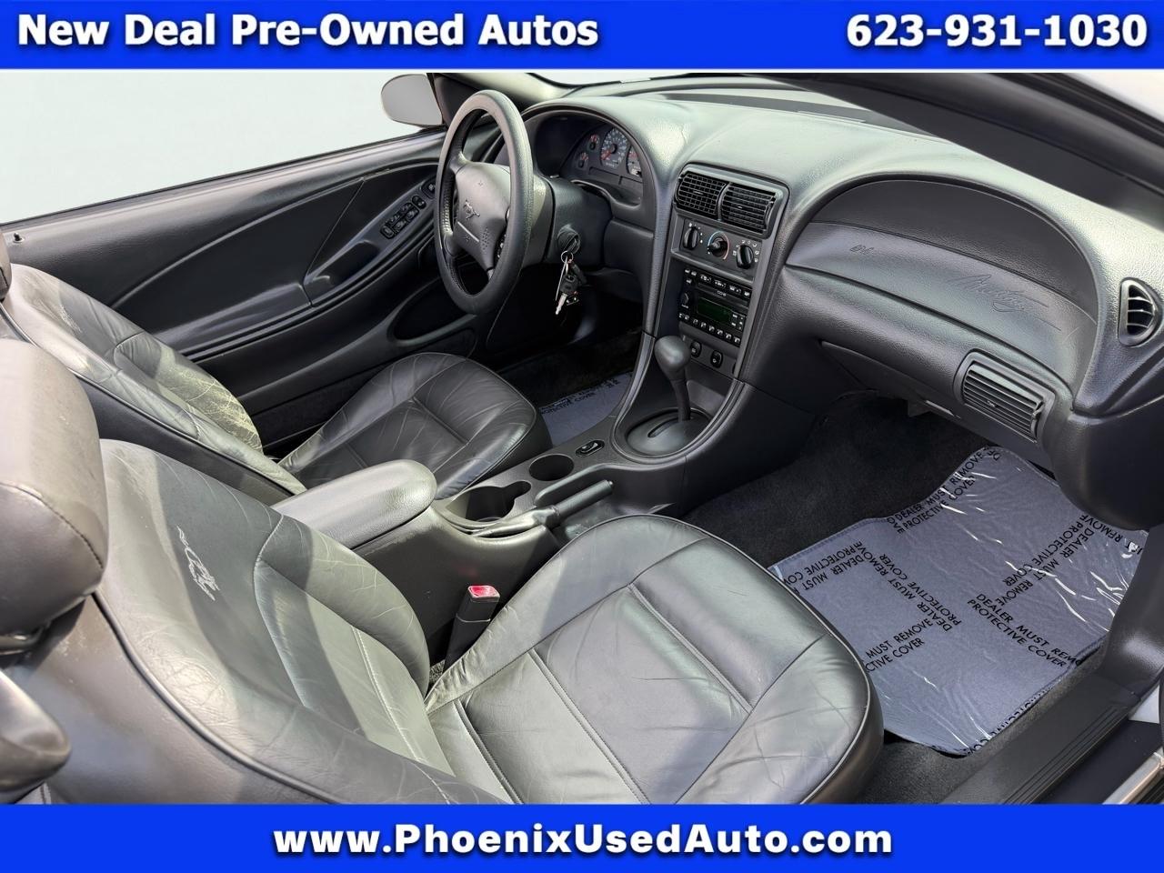 Ford Mustang Deluxe Convertible 2001