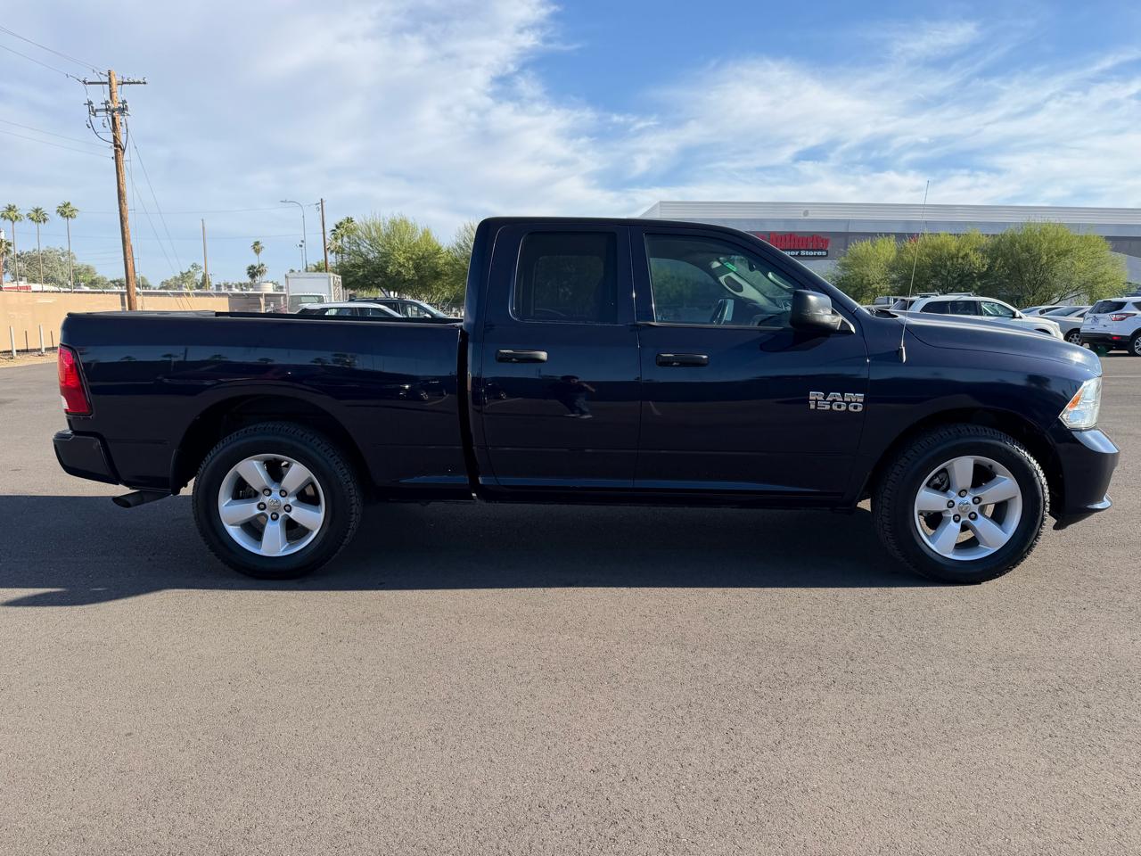 RAM 1500 2WD Crew Cab 140.5" Express 2016