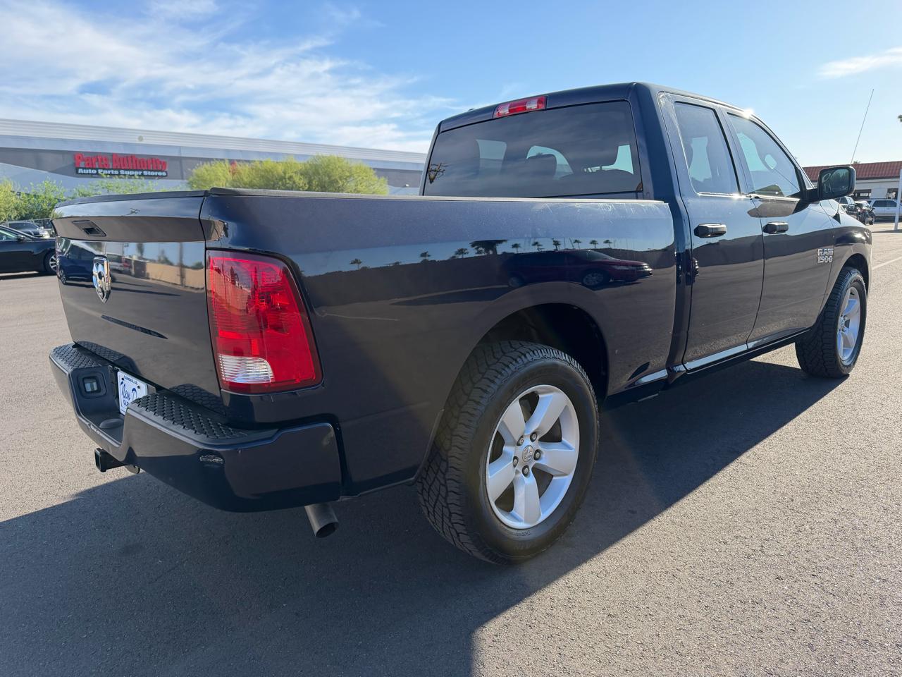 RAM 1500 2WD Crew Cab 140.5" Express 2016