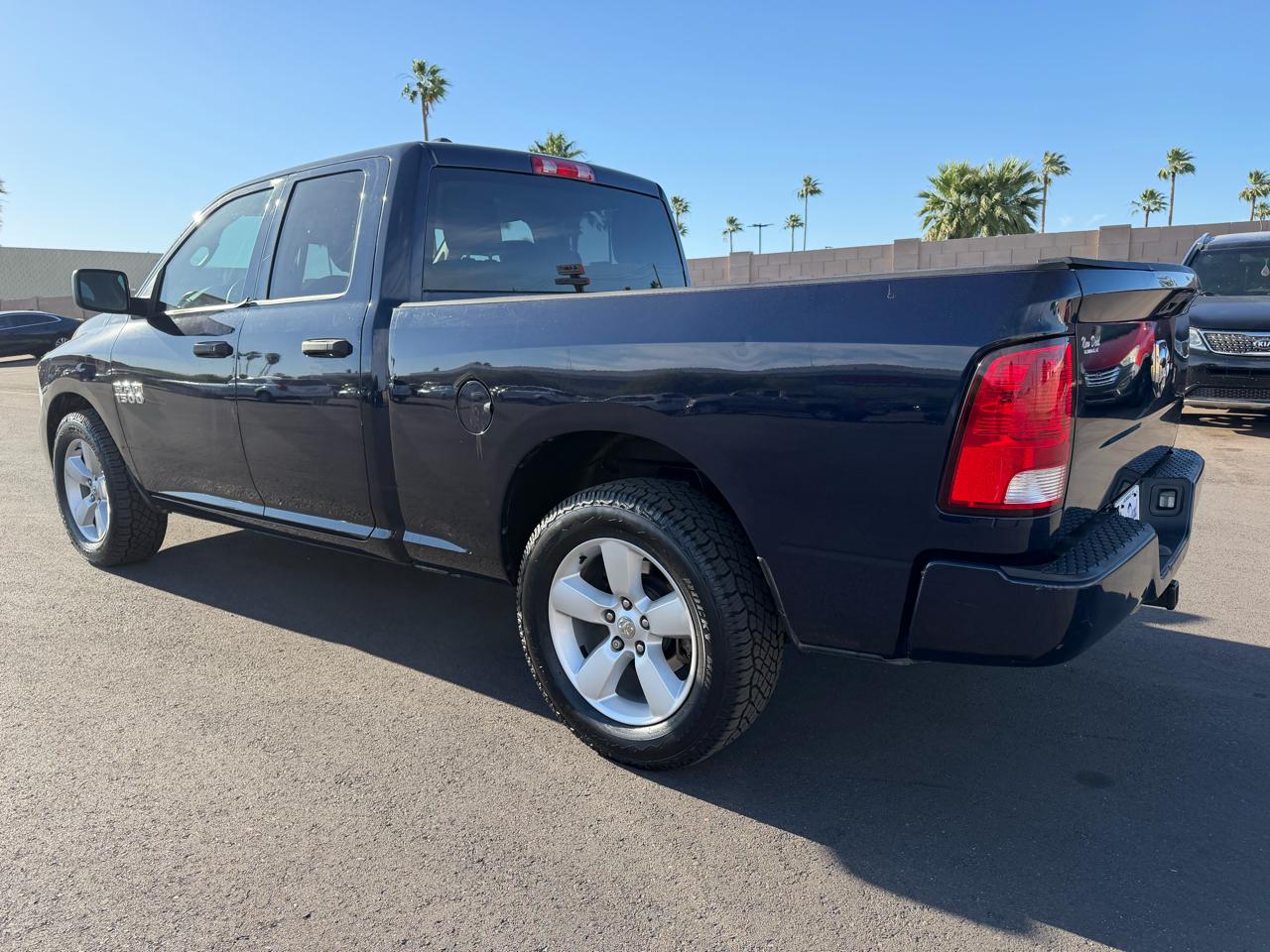 RAM 1500 2WD Crew Cab 140.5" Express 2016