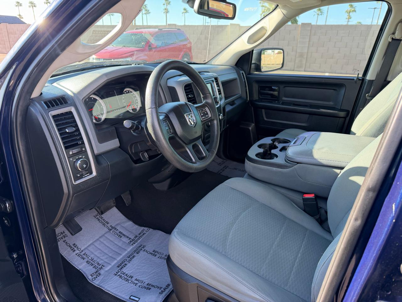 RAM 1500 2WD Crew Cab 140.5" Express 2016