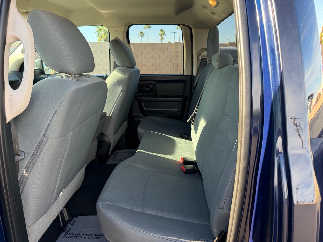 RAM 1500 2WD Crew Cab 140.5" Express 2016