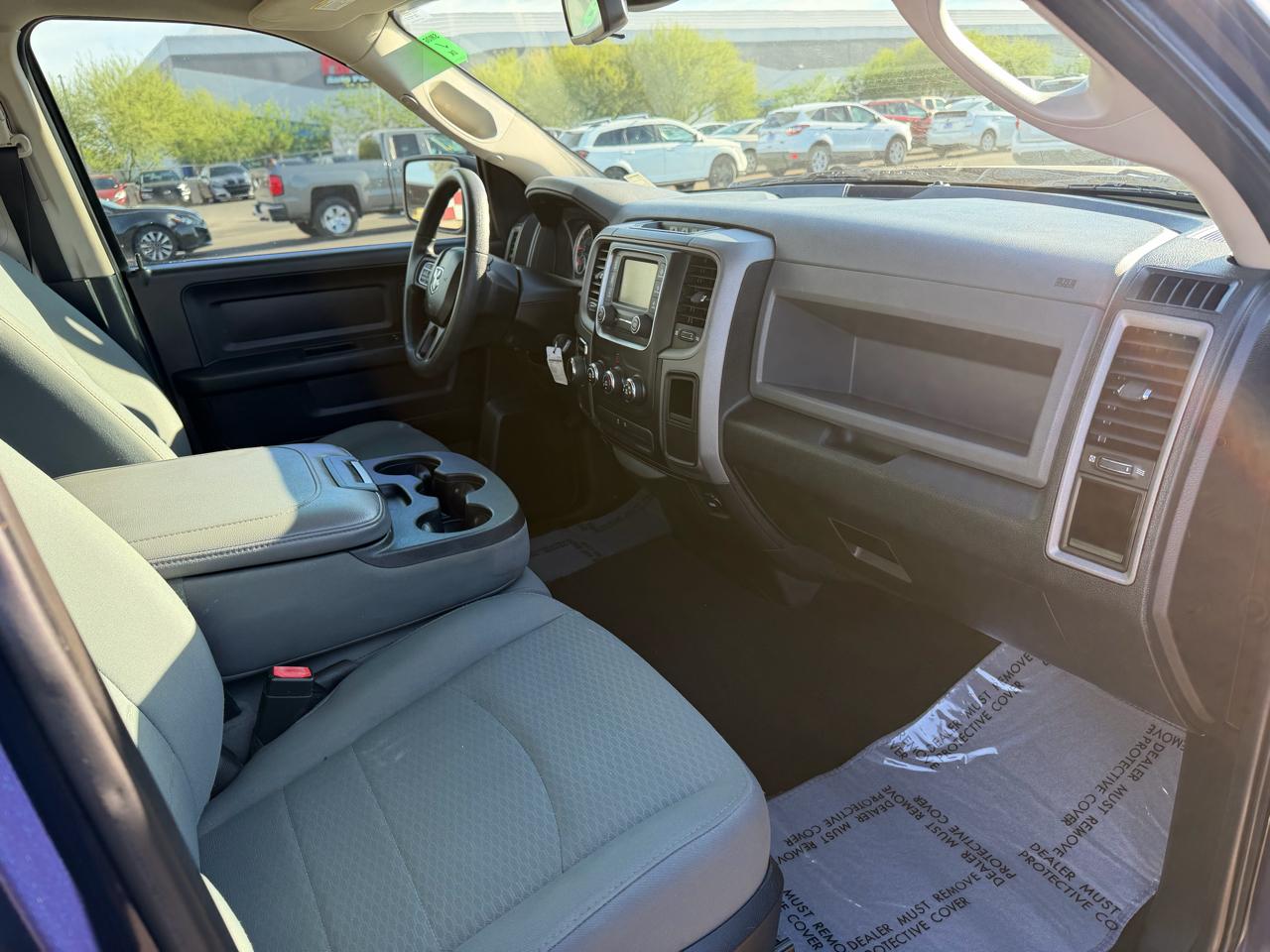 RAM 1500 2WD Crew Cab 140.5" Express 2016