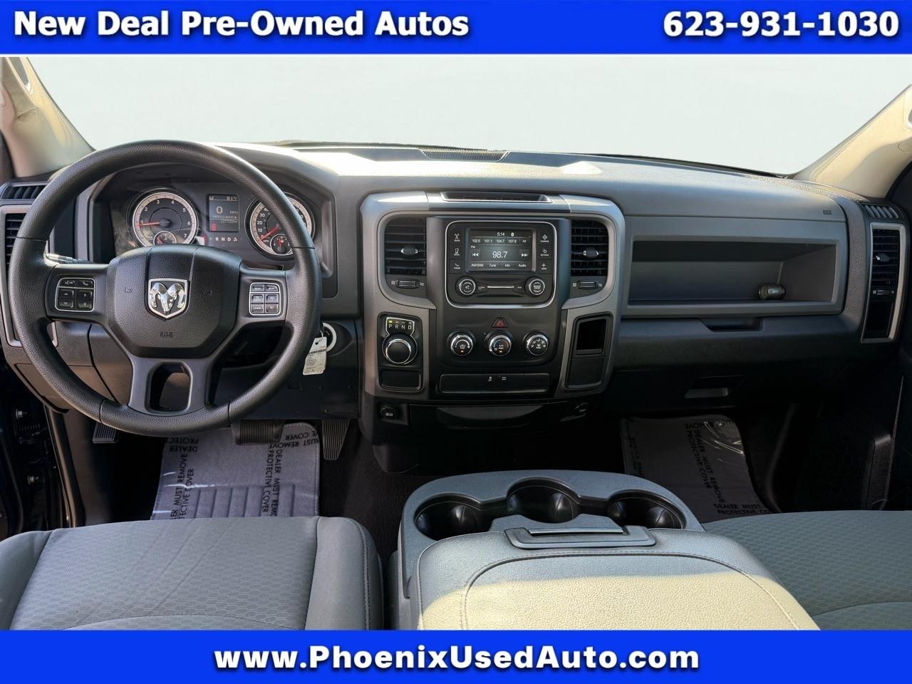 RAM 1500 2WD Crew Cab 140.5" Express 2016