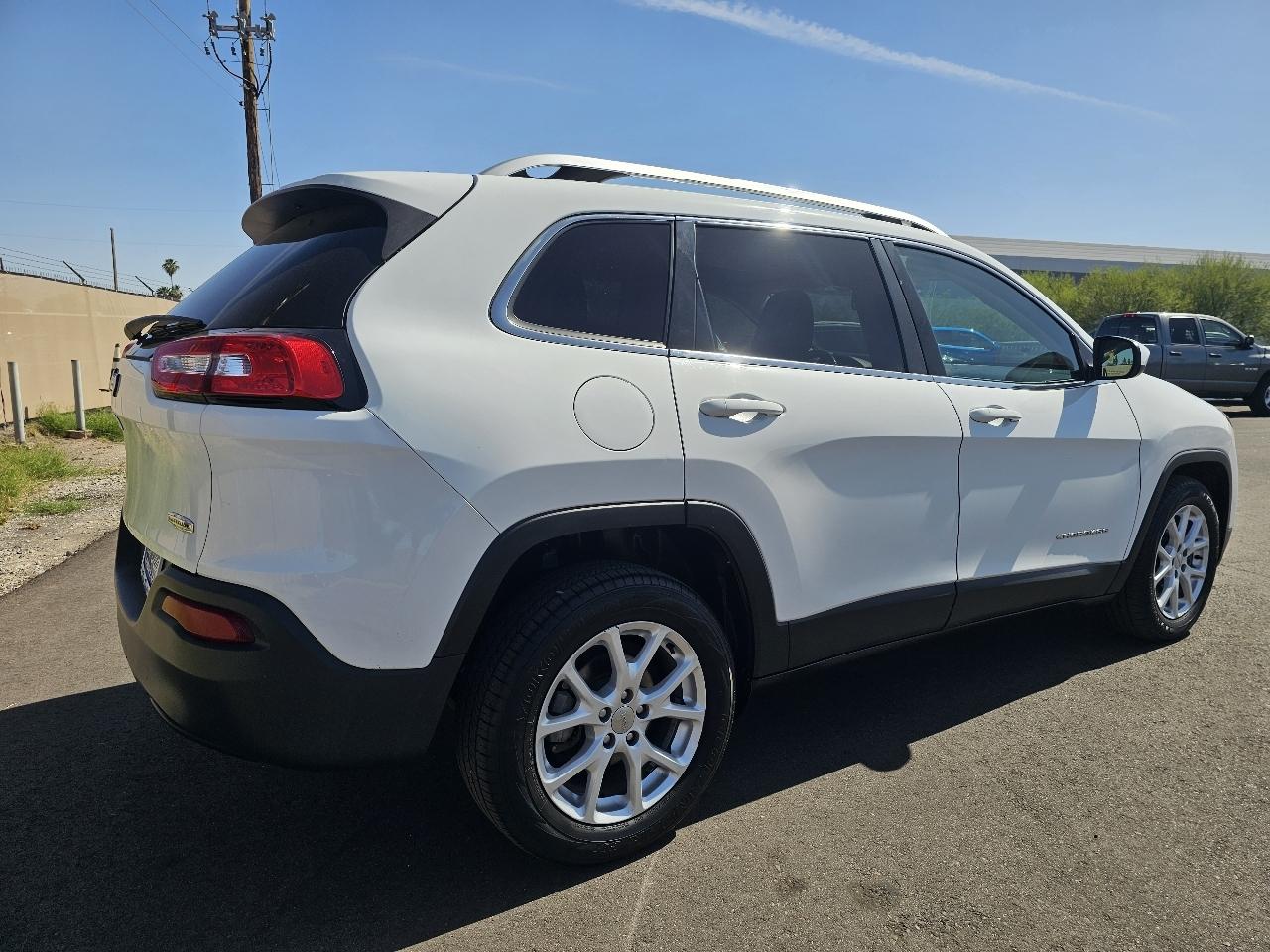 Jeep Cherokee Latitude FWD 2016