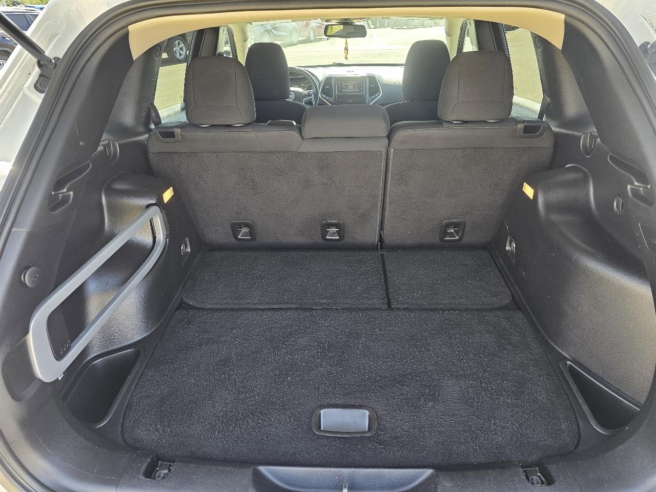 Jeep Cherokee Latitude FWD 2016