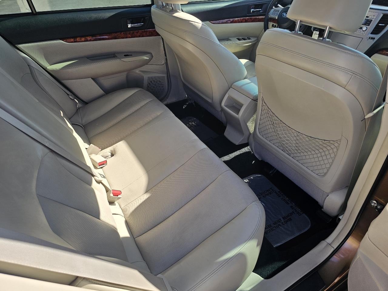 Subaru Legacy 2.5i Limited 2011