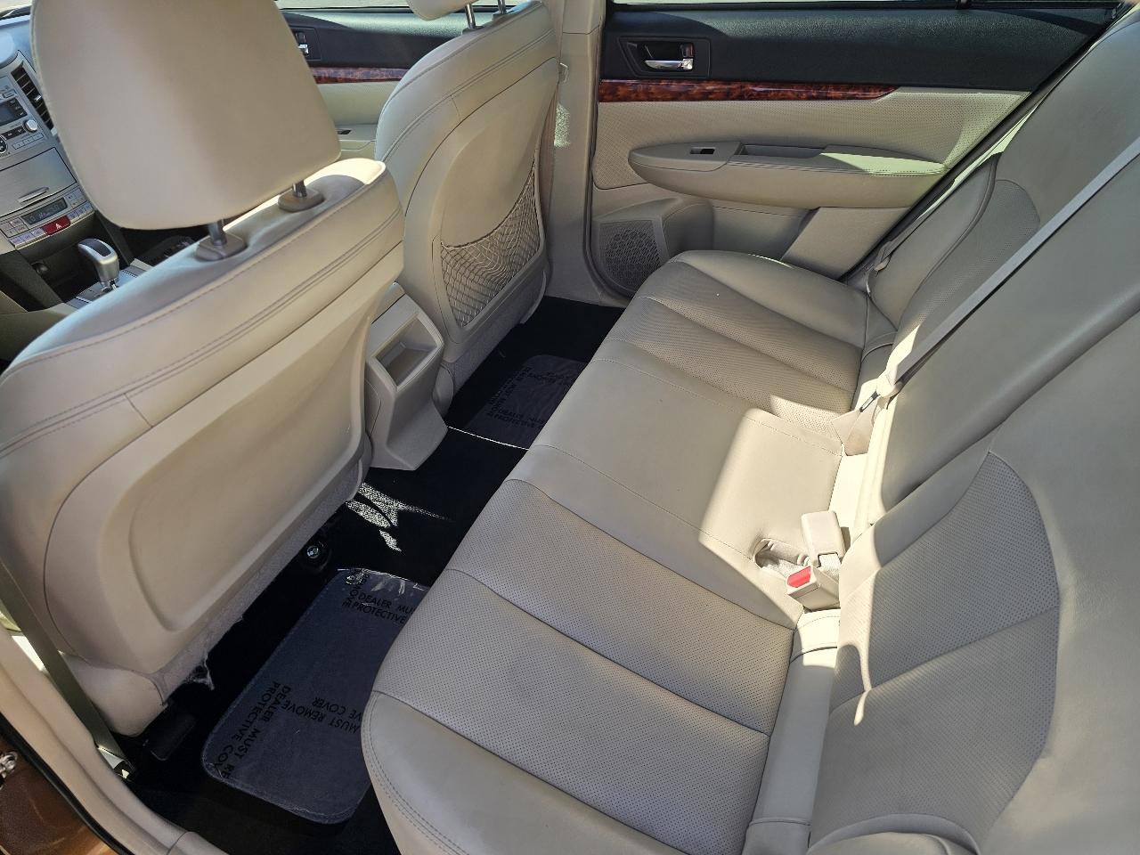 Subaru Legacy 2.5i Limited 2011