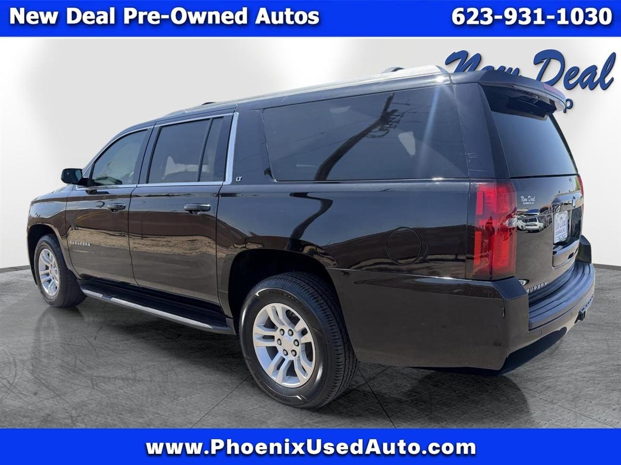 2017 Chevrolet Suburban LT - Photo 7