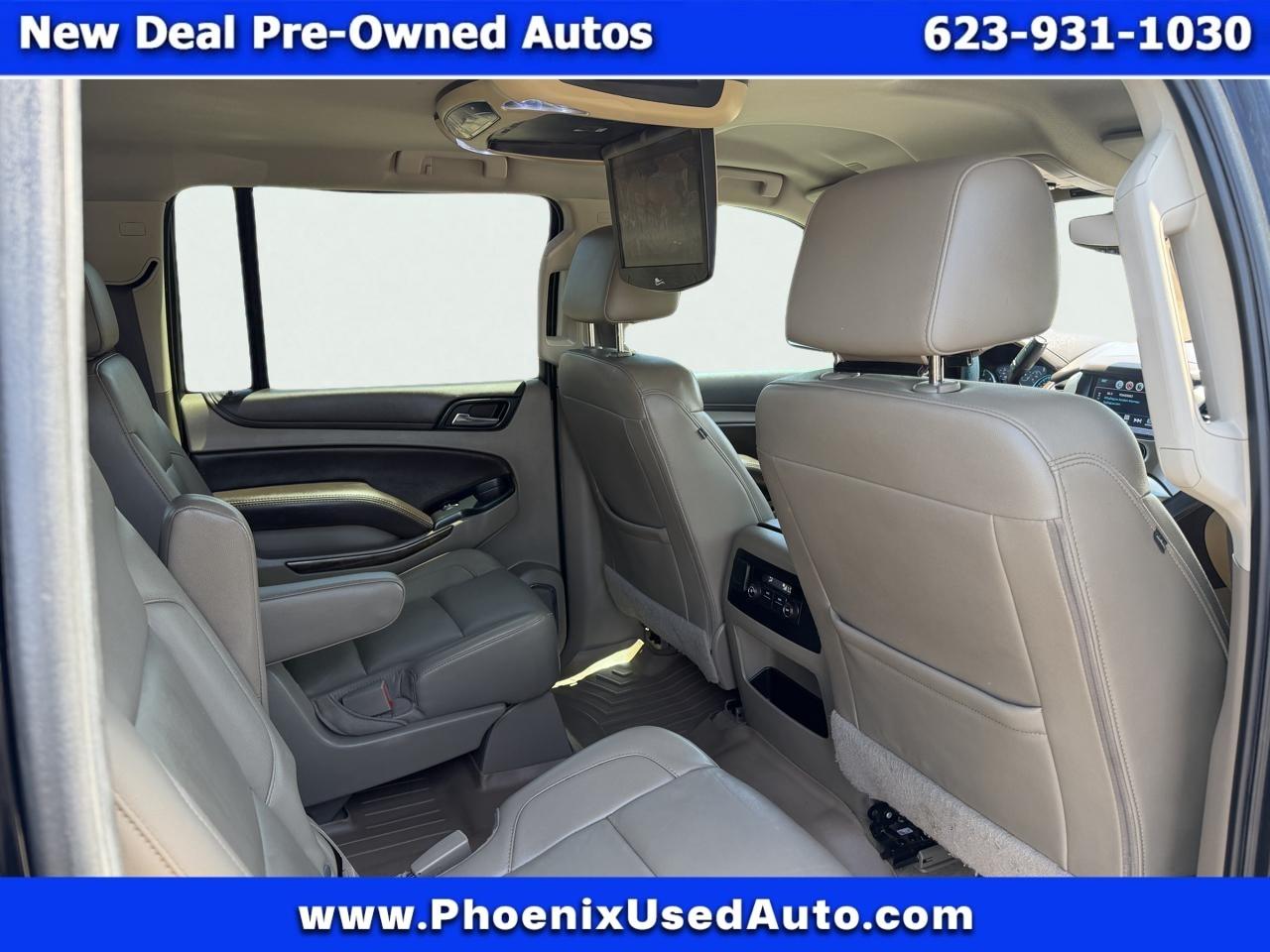 2017 Chevrolet Suburban LT - Photo 14
