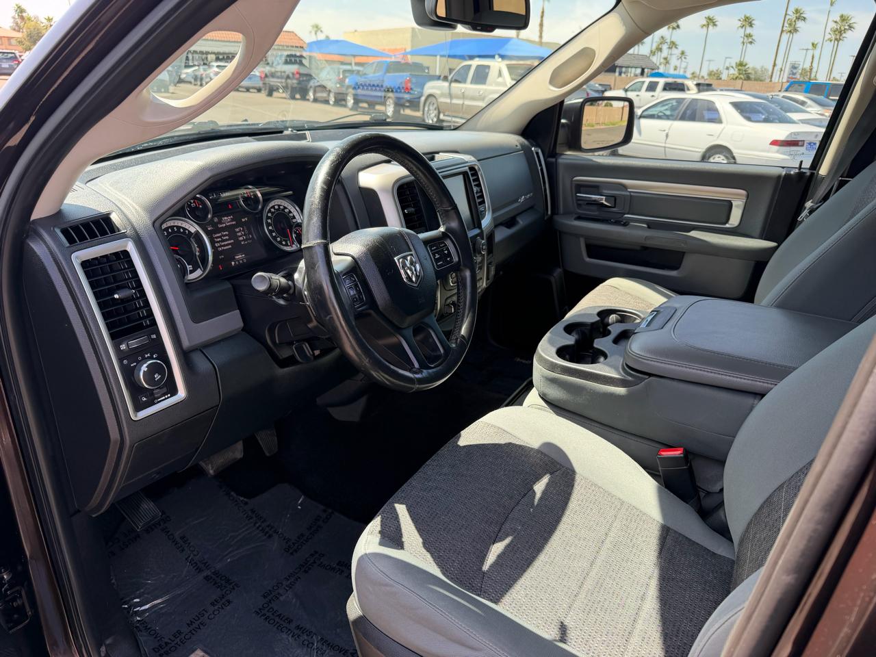 RAM 1500 4WD Crew Cab 140.5" Big Horn 2016