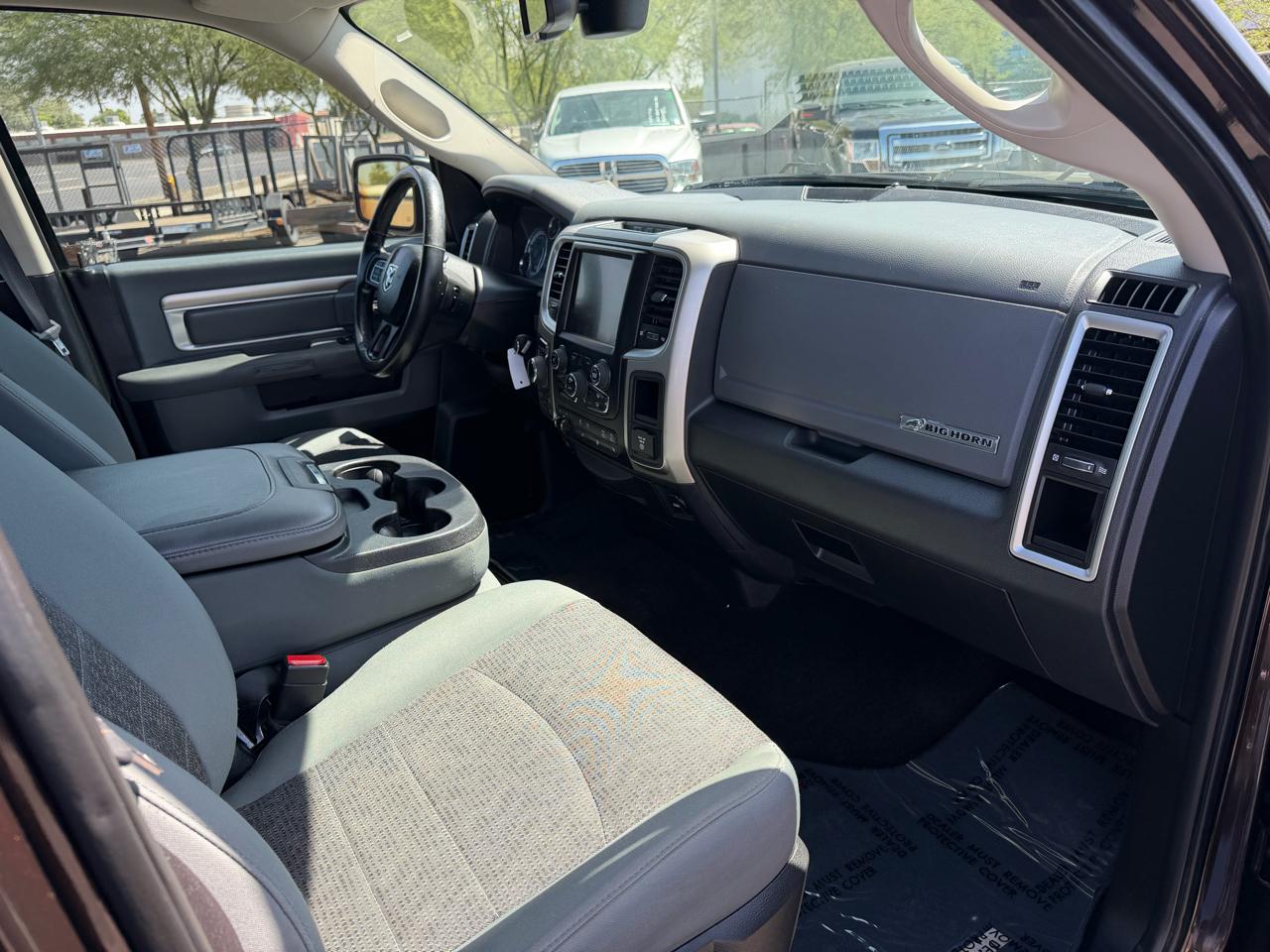 RAM 1500 4WD Crew Cab 140.5" Big Horn 2016