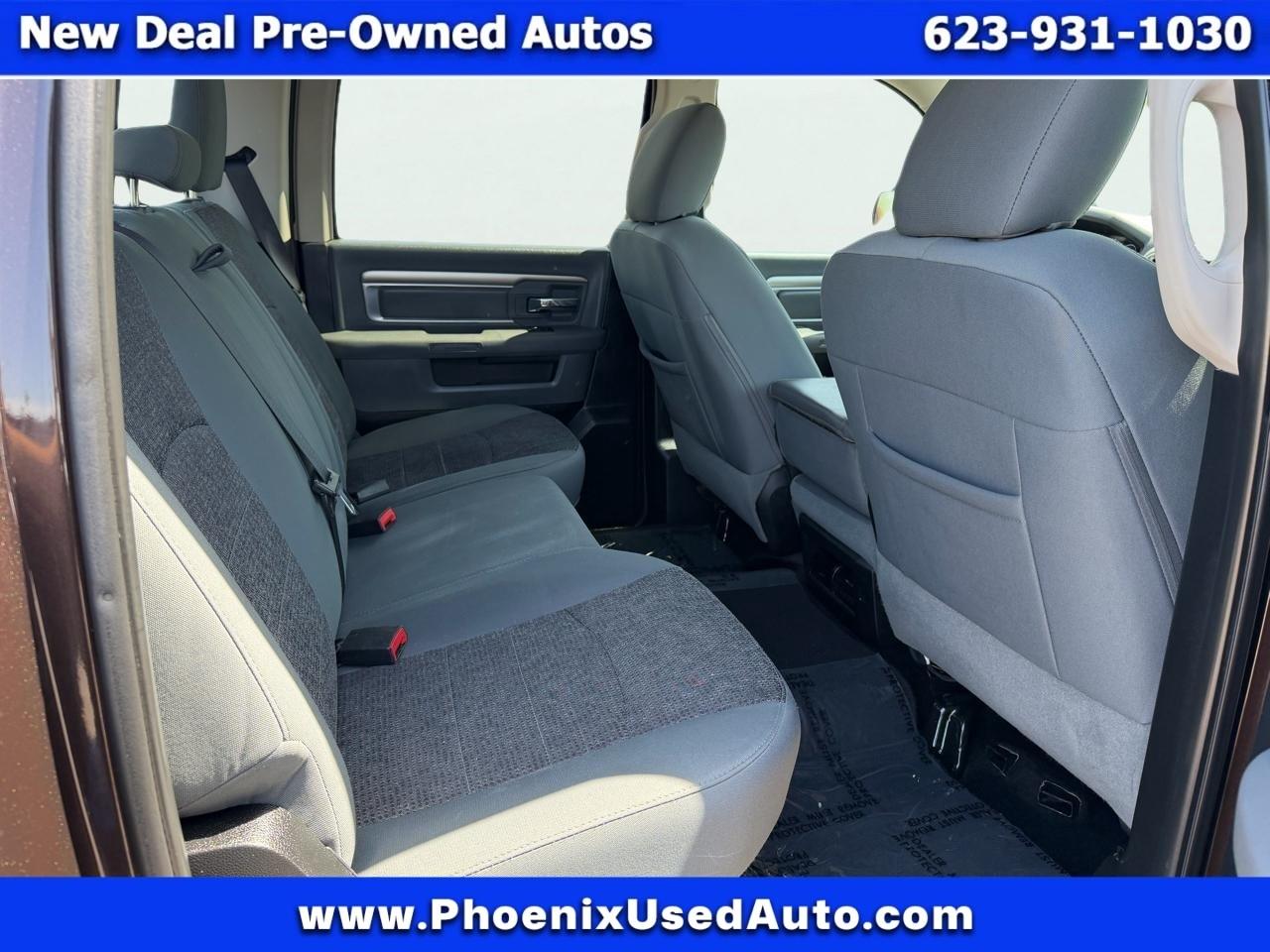 RAM 1500 4WD Crew Cab 140.5" Big Horn 2016