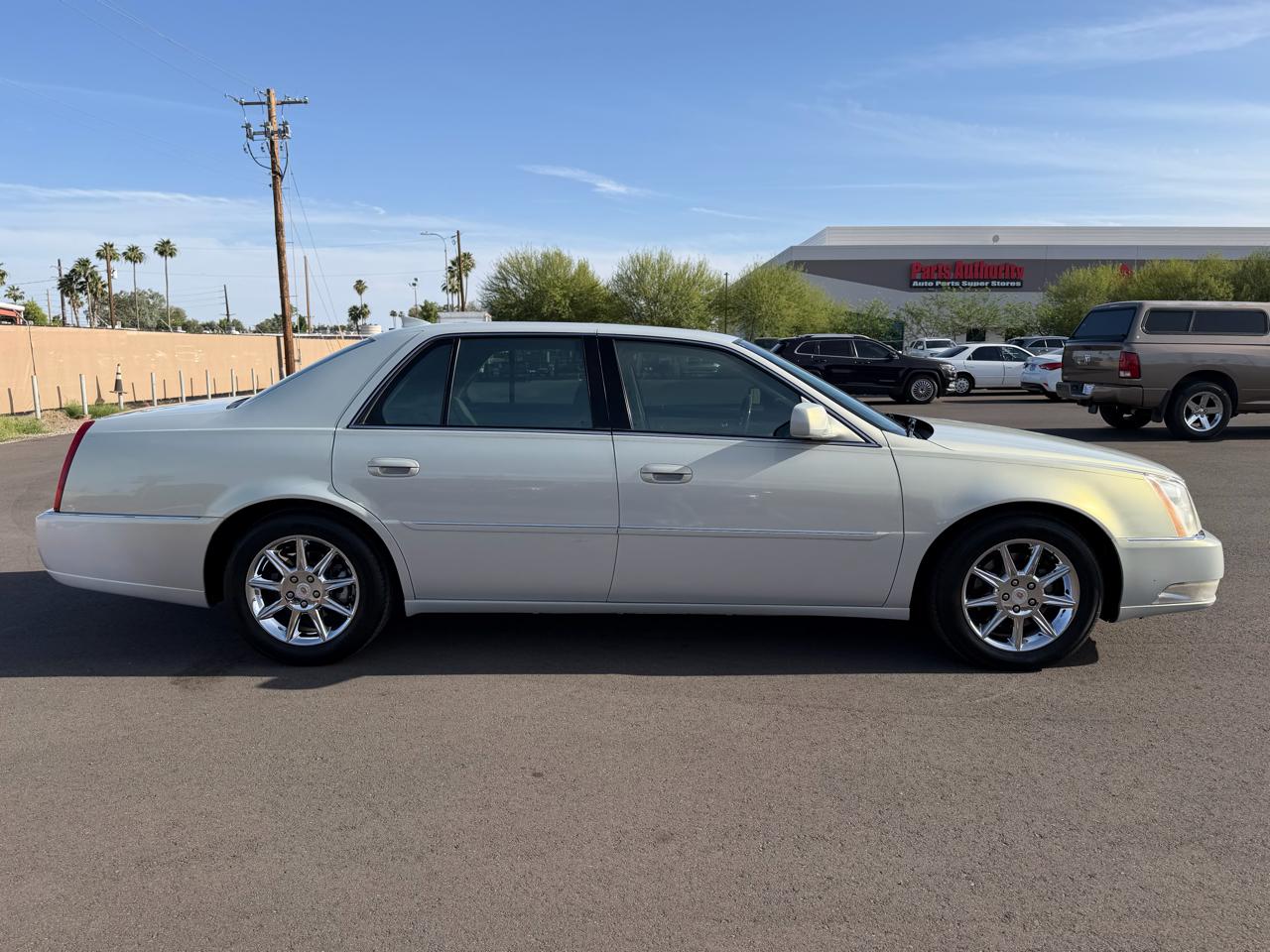 Cadillac DTS Luxury 2010