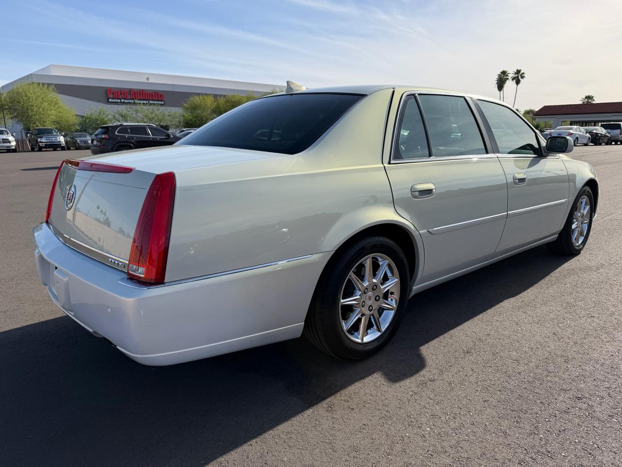 Cadillac DTS Luxury 2010