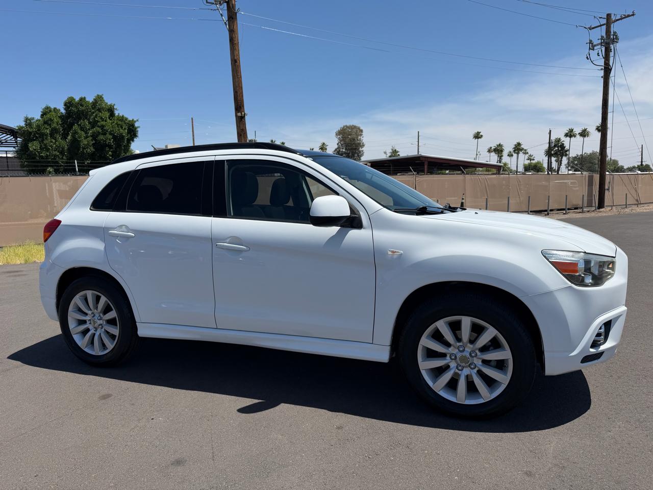 Mitsubishi Outlander Sport SE 4WD 2011