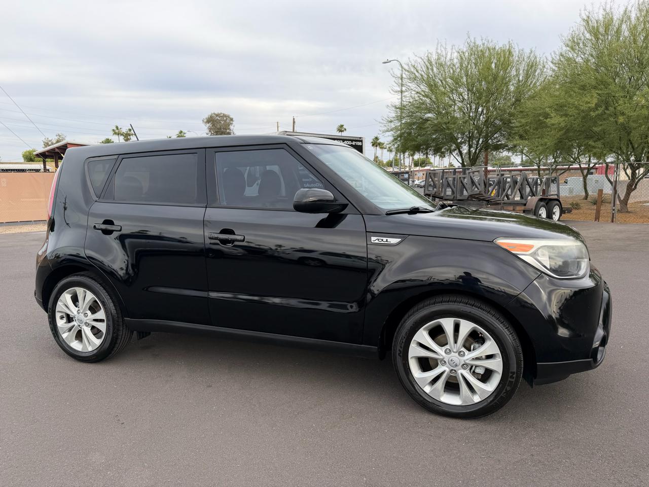 Kia Soul + w/Signature 2.0 Special Edition 2016