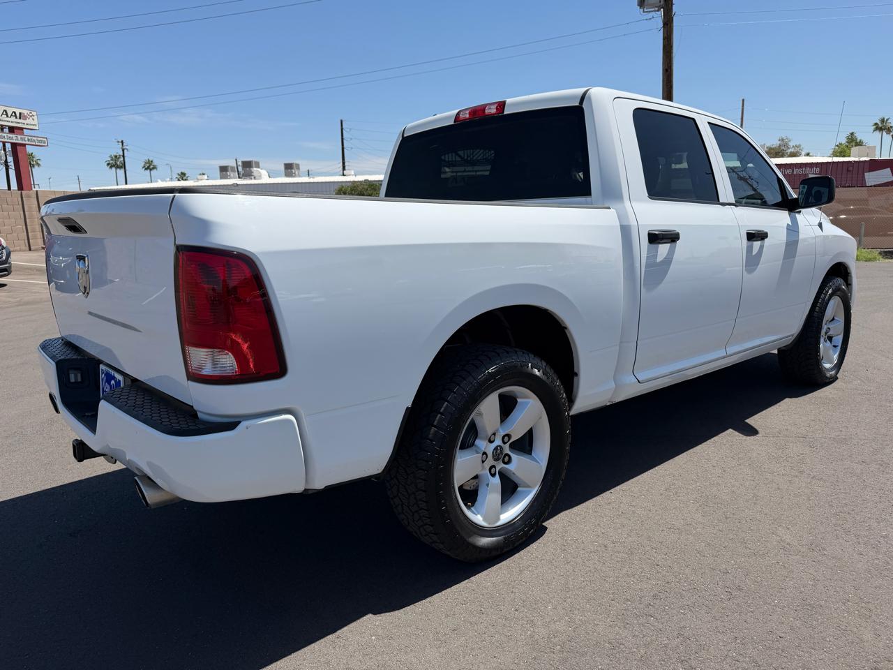 RAM 1500 2WD Crew Cab 140.5" Express 2013