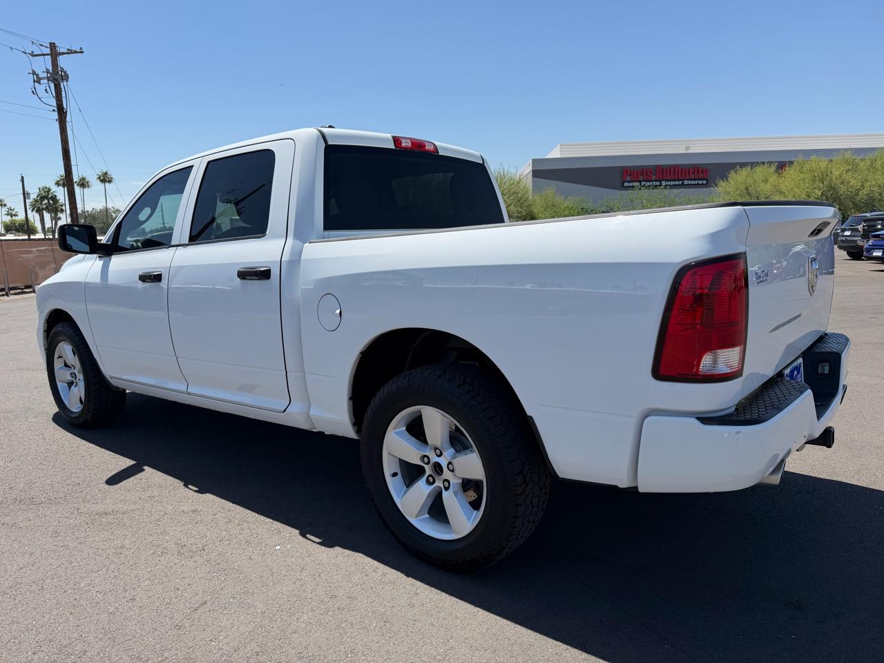 RAM 1500 2WD Crew Cab 140.5" Express 2013