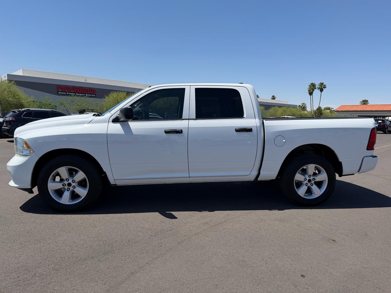RAM 1500 2WD Crew Cab 140.5" Express 2013