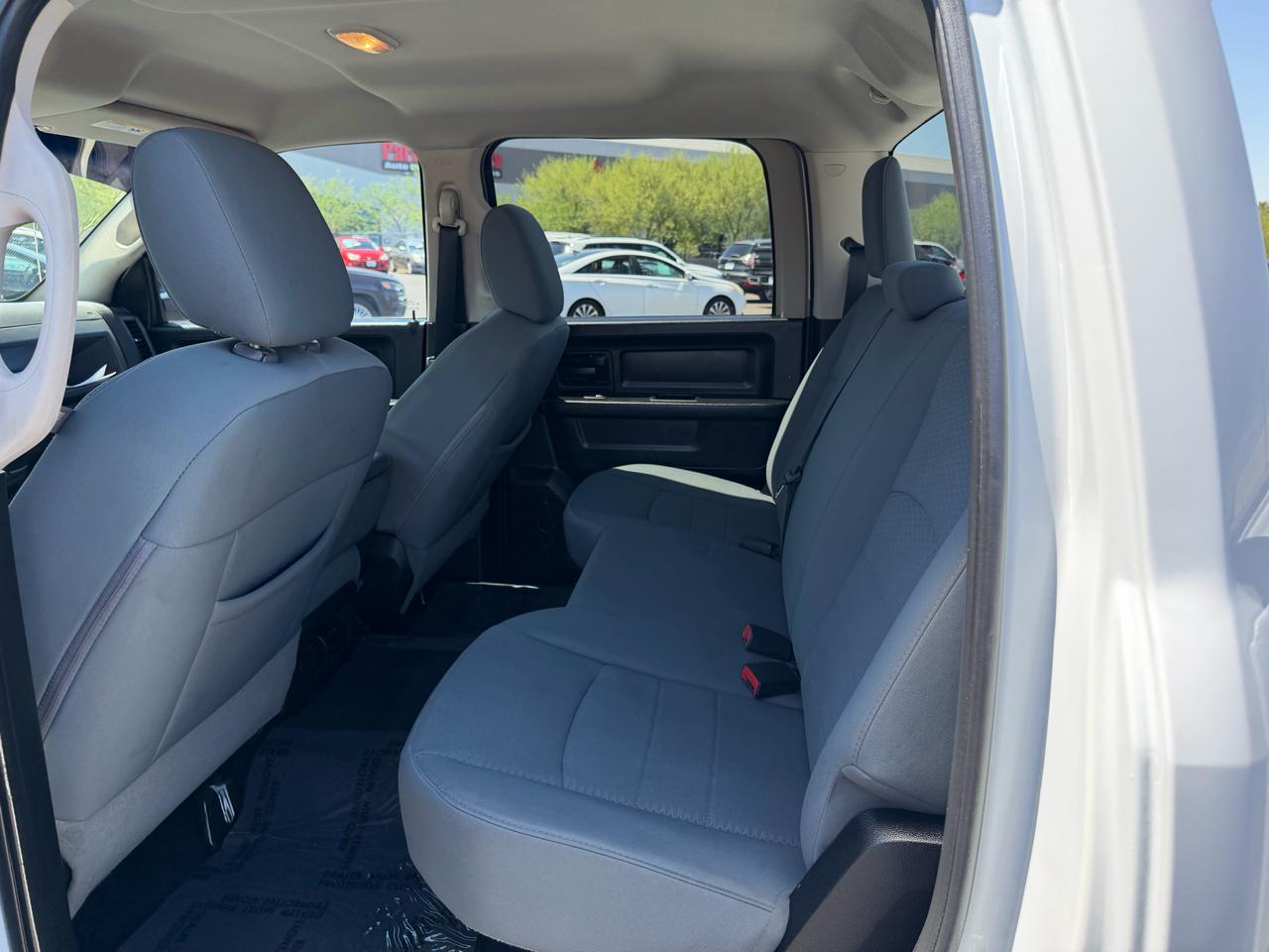 RAM 1500 2WD Crew Cab 140.5" Express 2013