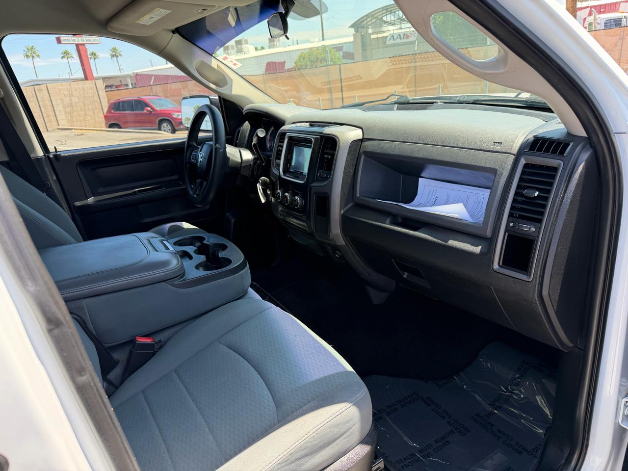 RAM 1500 2WD Crew Cab 140.5" Express 2013