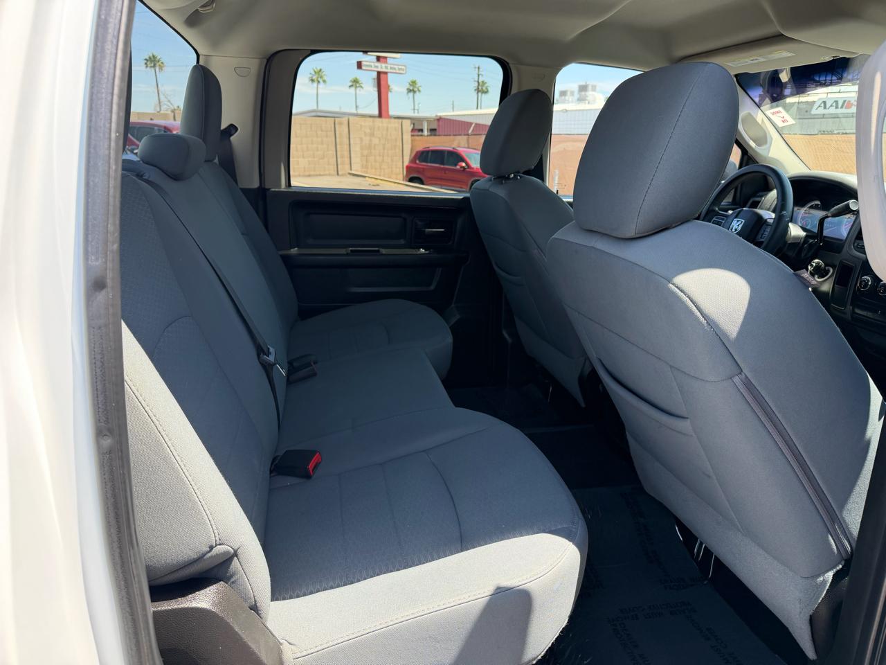 RAM 1500 2WD Crew Cab 140.5" Express 2013