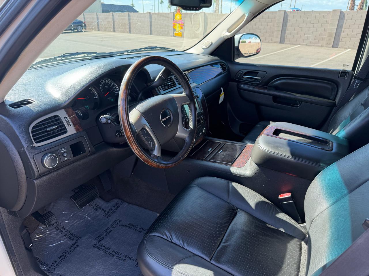 GMC Yukon Denali XL 4WD 2012
