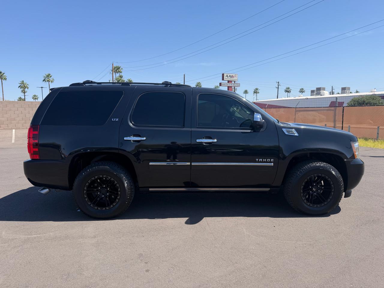 Chevrolet Tahoe LTZ 4WD 2012