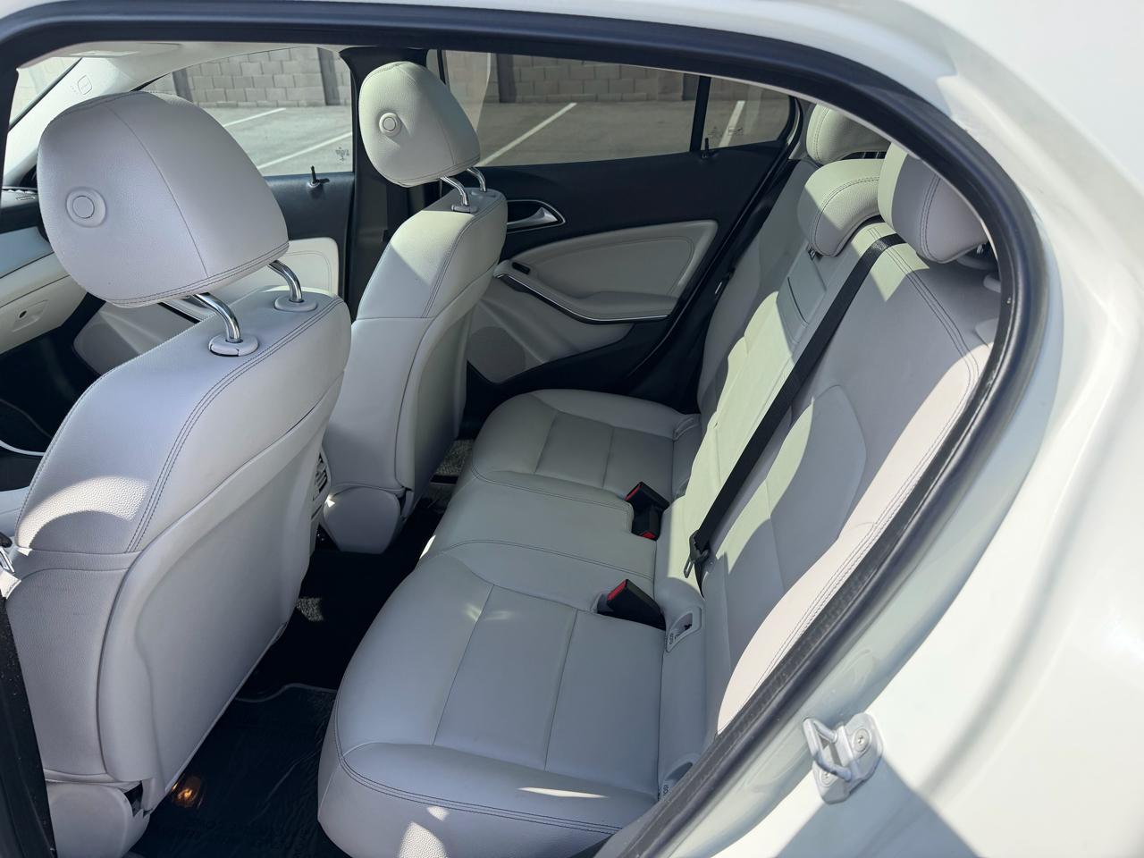 Mercedes-Benz GLA-Class GLA250 2015