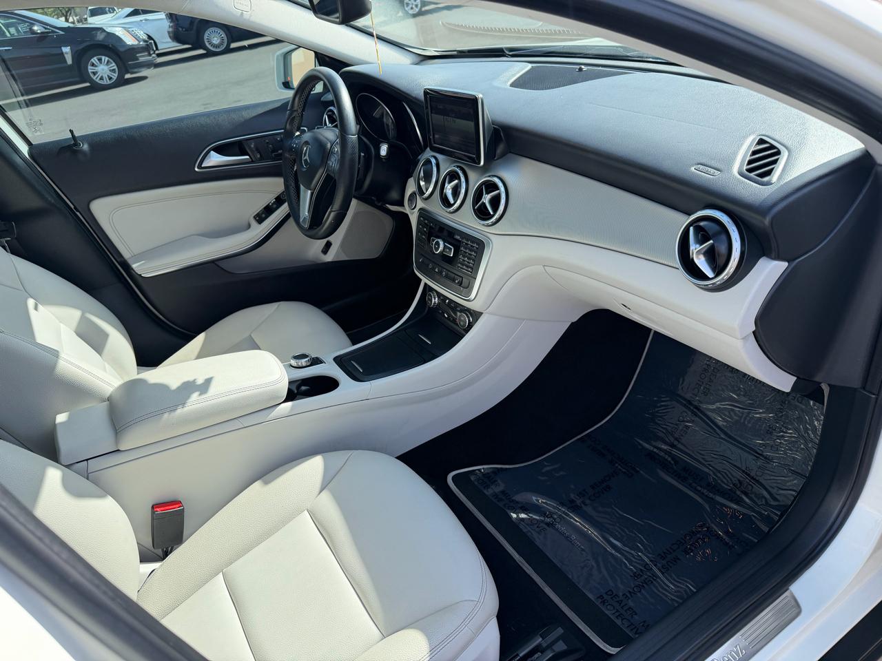 Mercedes-Benz GLA-Class GLA250 2015