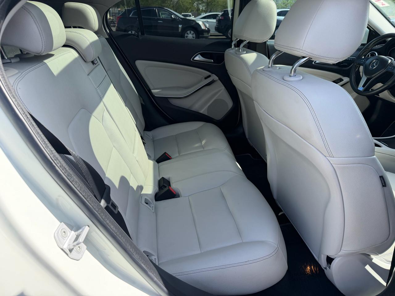 Mercedes-Benz GLA-Class GLA250 2015