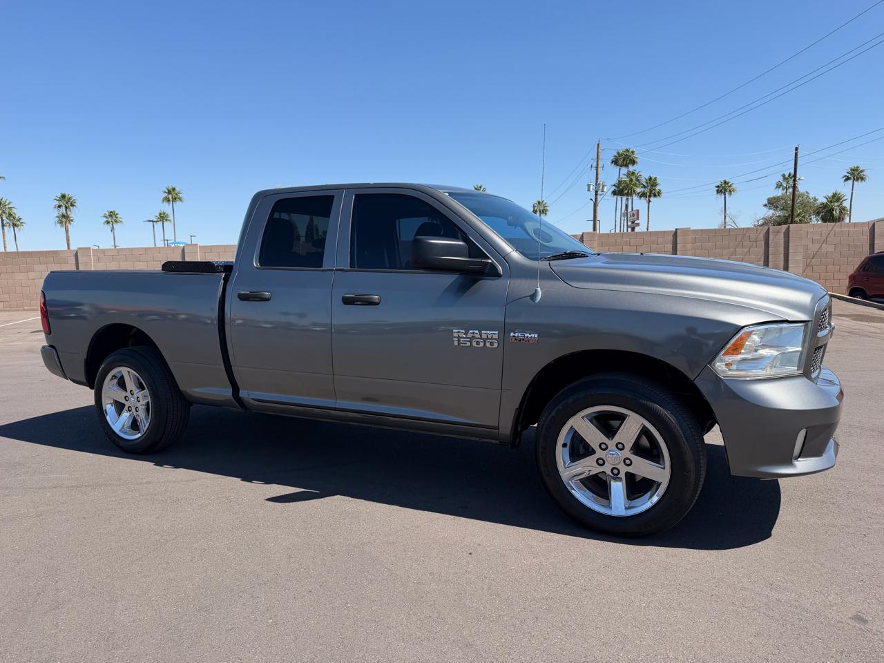 RAM 1500 4WD Crew Cab 140.5" Express 2013