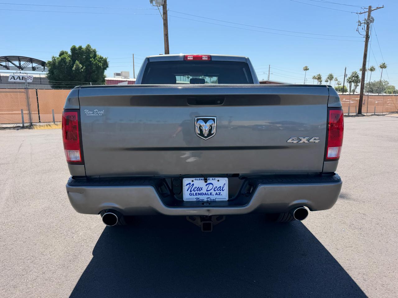 RAM 1500 4WD Crew Cab 140.5" Express 2013