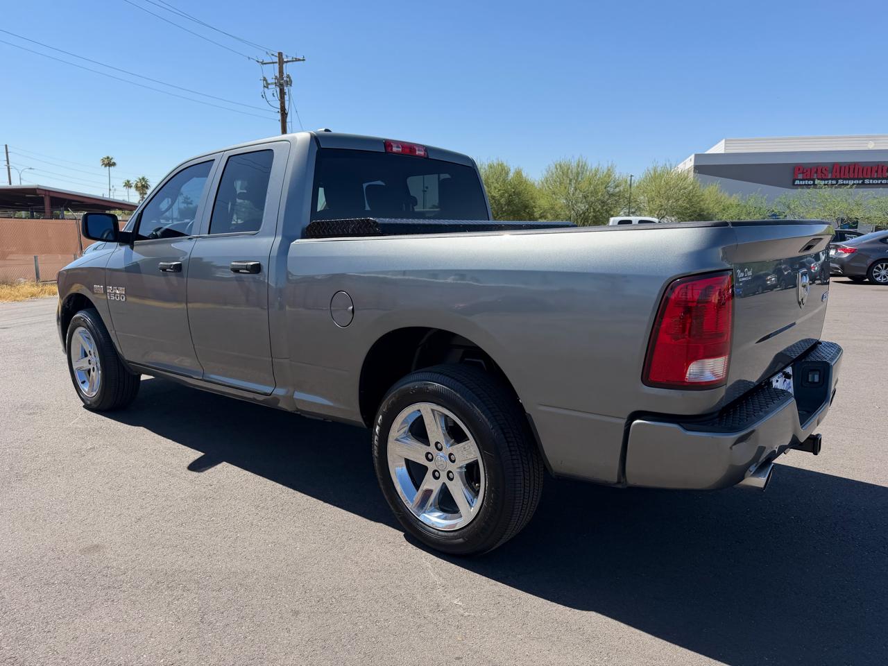 RAM 1500 4WD Crew Cab 140.5" Express 2013