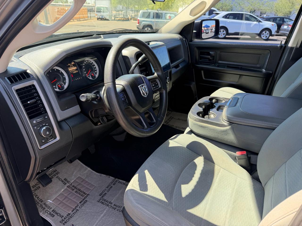 RAM 1500 4WD Crew Cab 140.5" Express 2013