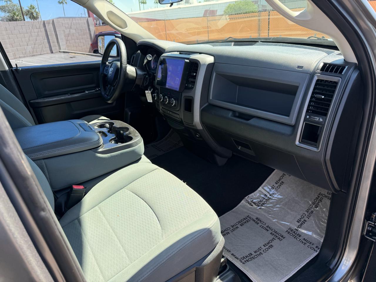 RAM 1500 4WD Crew Cab 140.5" Express 2013