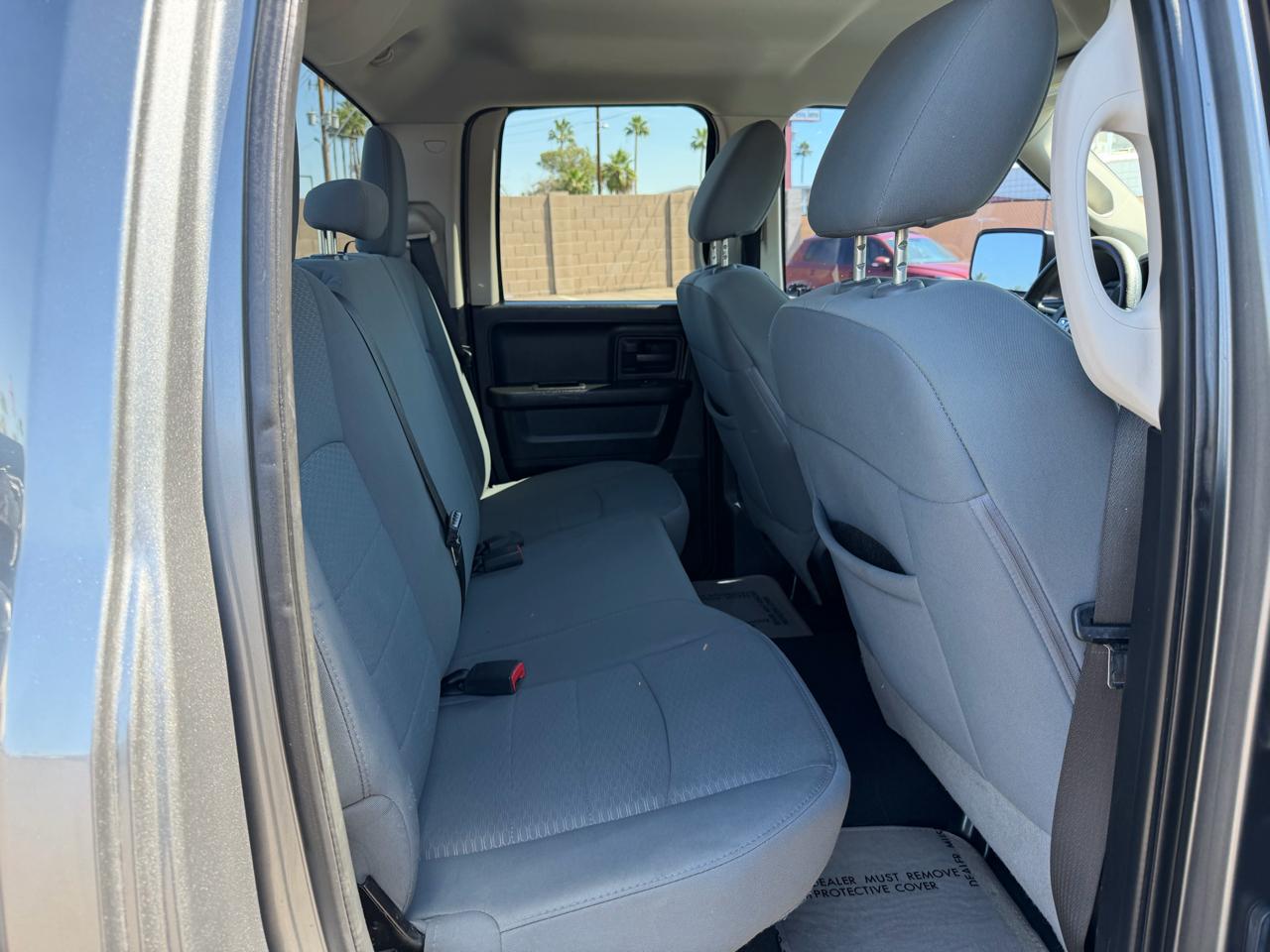 RAM 1500 4WD Crew Cab 140.5" Express 2013