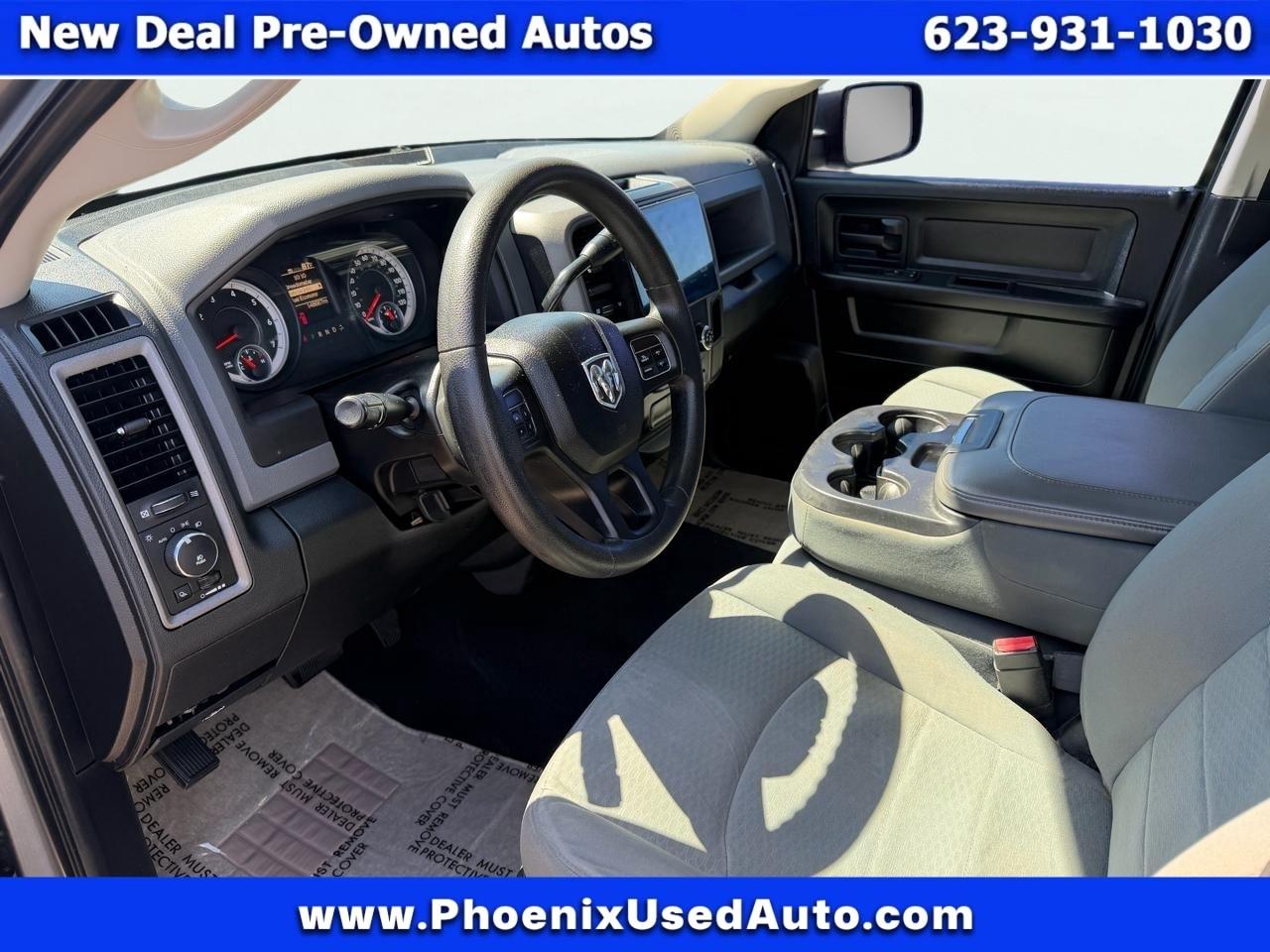 RAM 1500 4WD Crew Cab 140.5" Express 2013