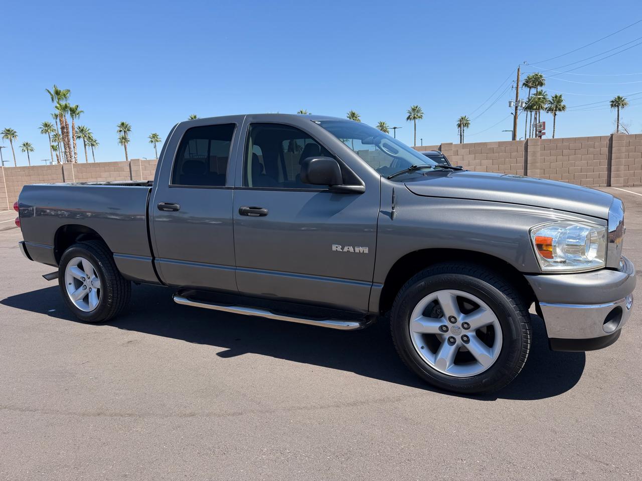Dodge Ram 1500 2WD Quad Cab 140.5" SLT 2008