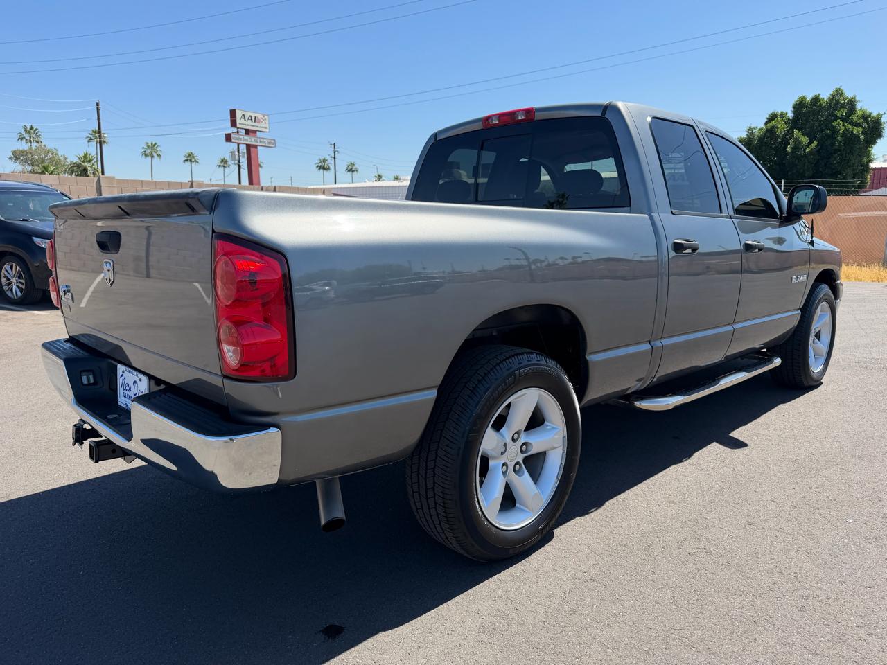 Dodge Ram 1500 2WD Quad Cab 140.5" SLT 2008